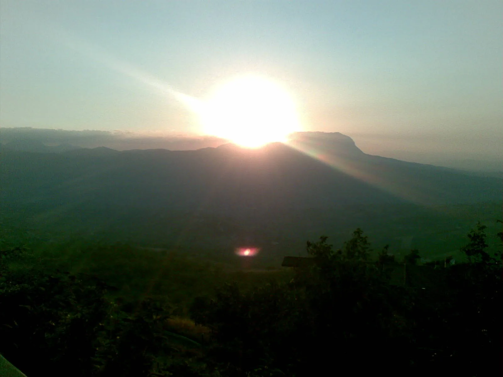 Il tramonto sulla valle del Calore visto dal castello di Nusco